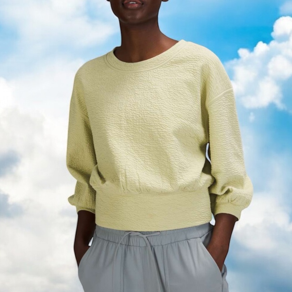 Lululemon Textured Crewneck Pullover in Dew Green Sz 4